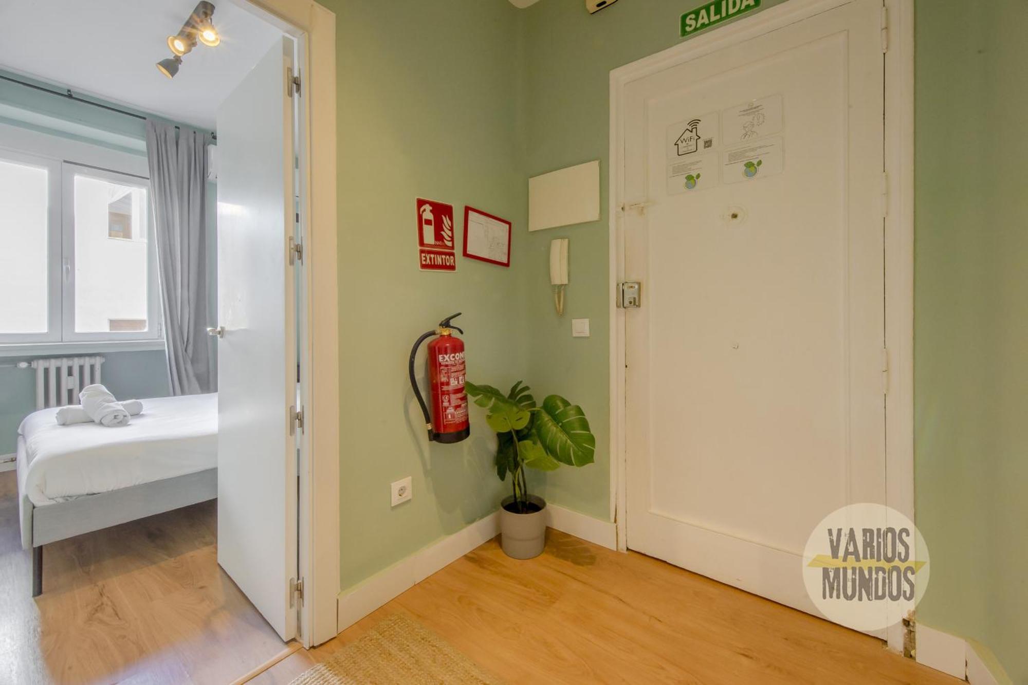 Classic 7pax En La Latina-centro De Apartment